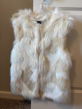 INC - Cream Faux Fur Vest - S/M